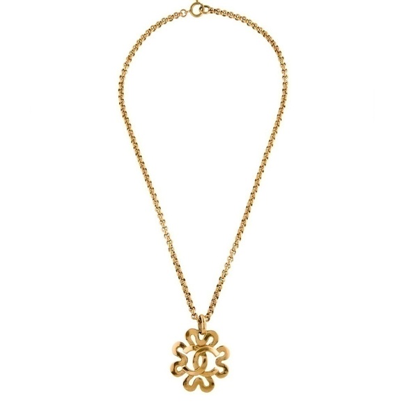 CHANEL Vintage Gold CC Clover Pendant Necklace - Picture 7 of 7